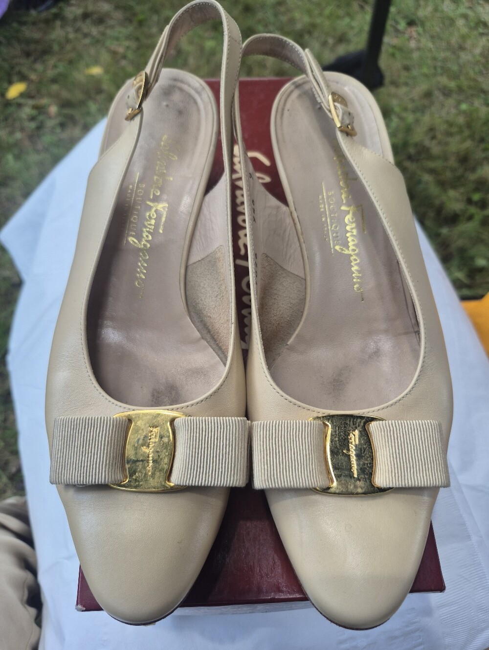 Salvatore Ferragamo Beige Vara Bow Slingback Flats Size 9